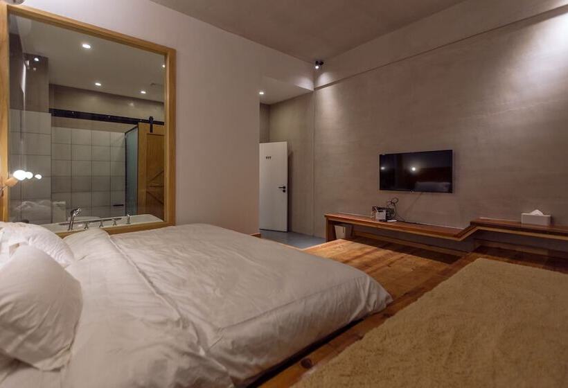 Xiang Yin Liu Su Inn