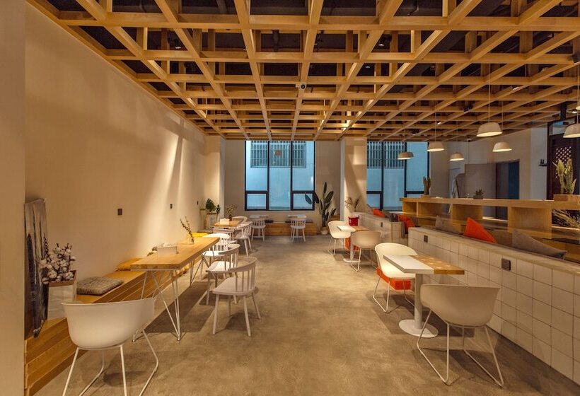 Xiang Yin Liu Su Inn