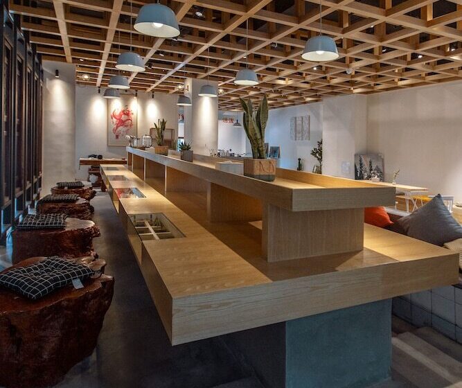 Xiang Yin Liu Su Inn