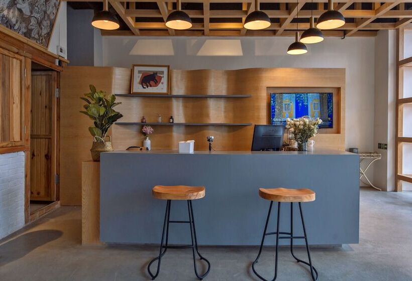 Xiang Yin Liu Su Inn