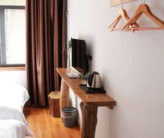 Zhangjiajie Guyong Inn