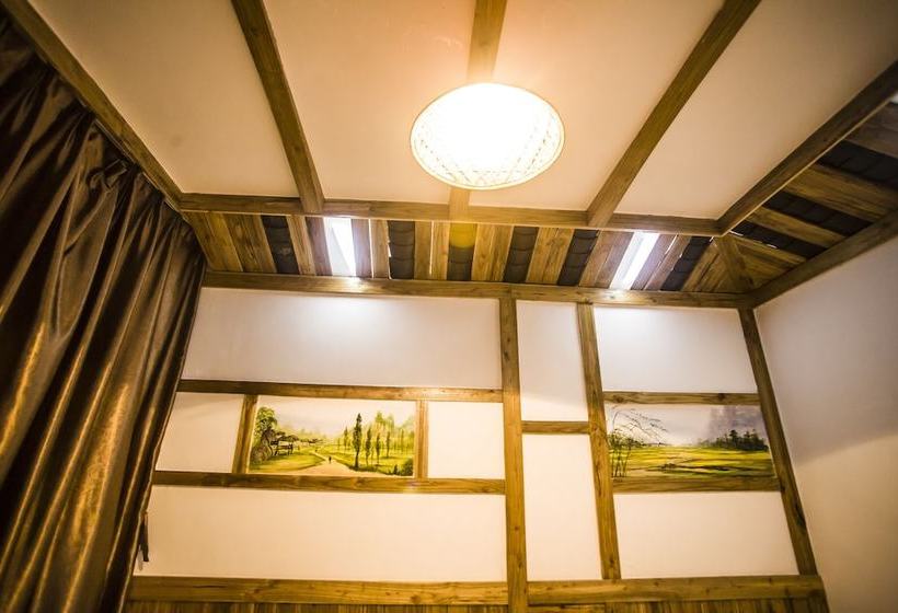 Zhangjiajie Guyong Inn