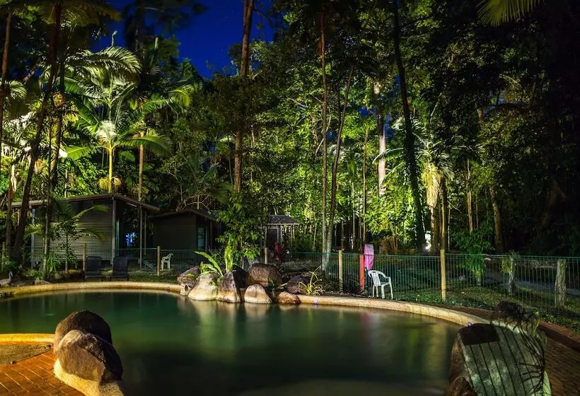 Retkeilymaja Safari Lodge