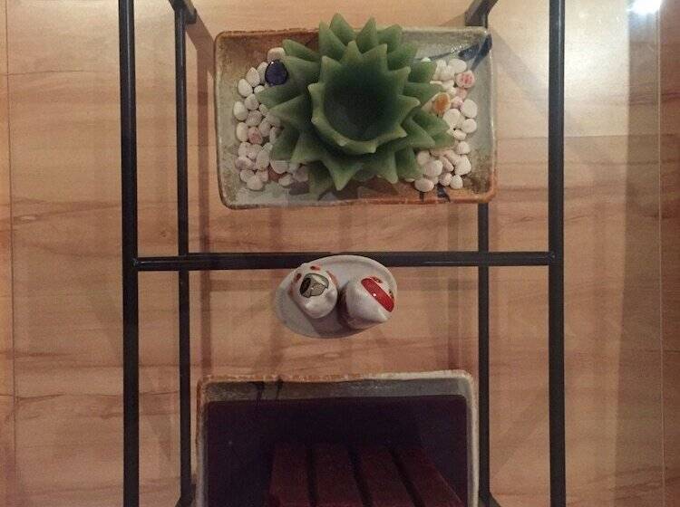 Hi Home At The Knightsbridge Residences