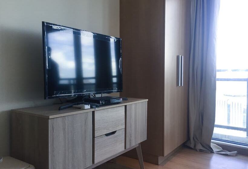 Hi Home At The Knightsbridge Residences