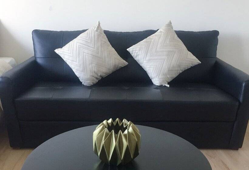 Hi Home At The Knightsbridge Residences