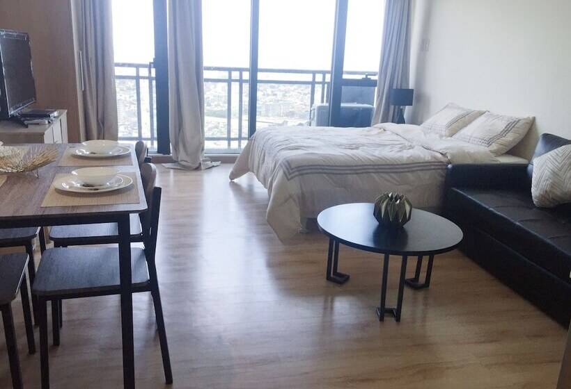 Hi Home At The Knightsbridge Residences