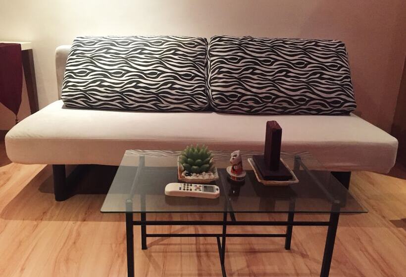 Hi Home At The Knightsbridge Residences