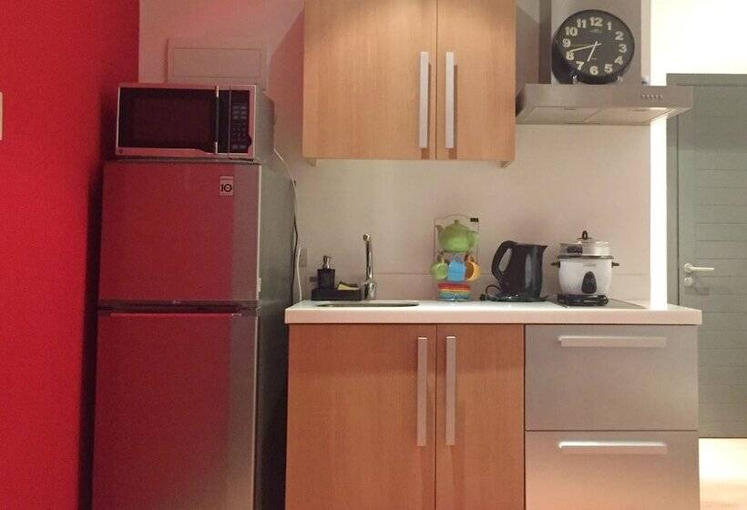 Hi Home At The Knightsbridge Residences