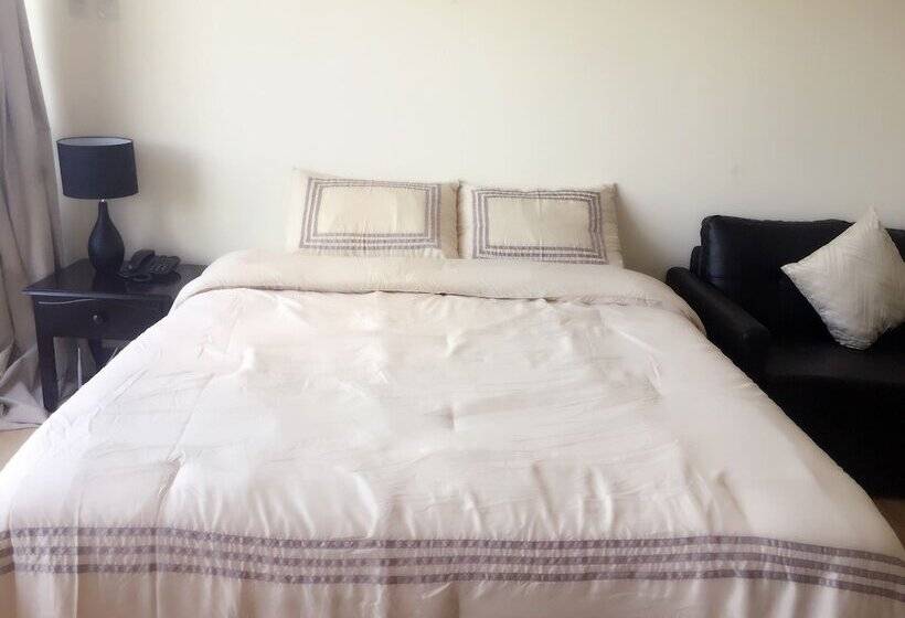 Hi Home At The Knightsbridge Residences