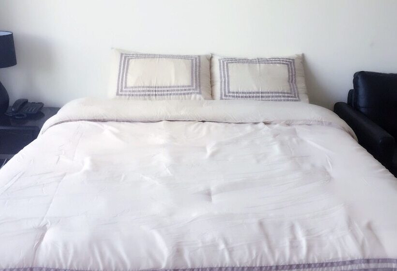 Hi Home At The Knightsbridge Residences