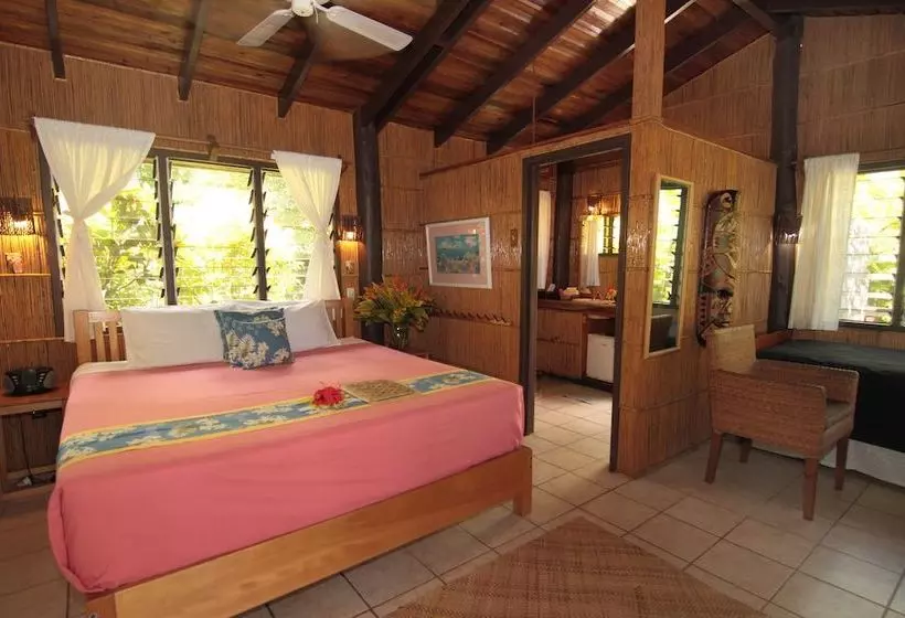 ホテル Coconut Grove Beachfront Cottages