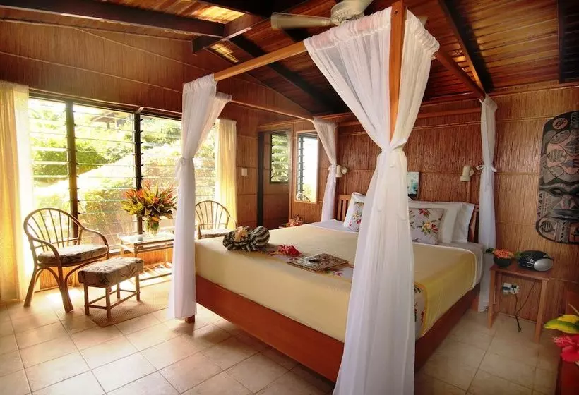 ホテル Coconut Grove Beachfront Cottages