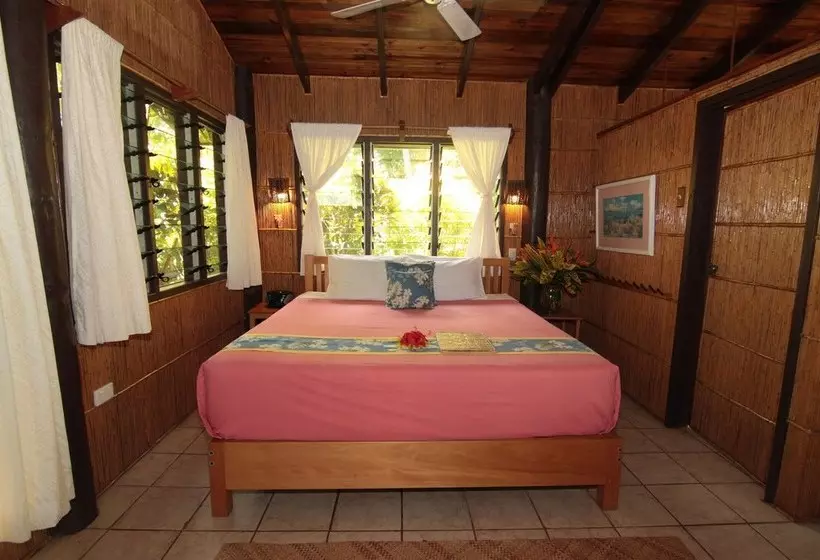 ホテル Coconut Grove Beachfront Cottages