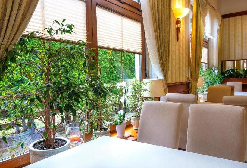 בית מלון כפרי Dworek Morski Spa & Wellness