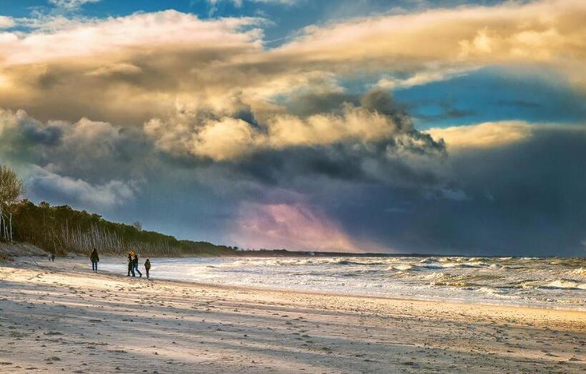 בית מלון כפרי Dworek Morski Spa & Wellness