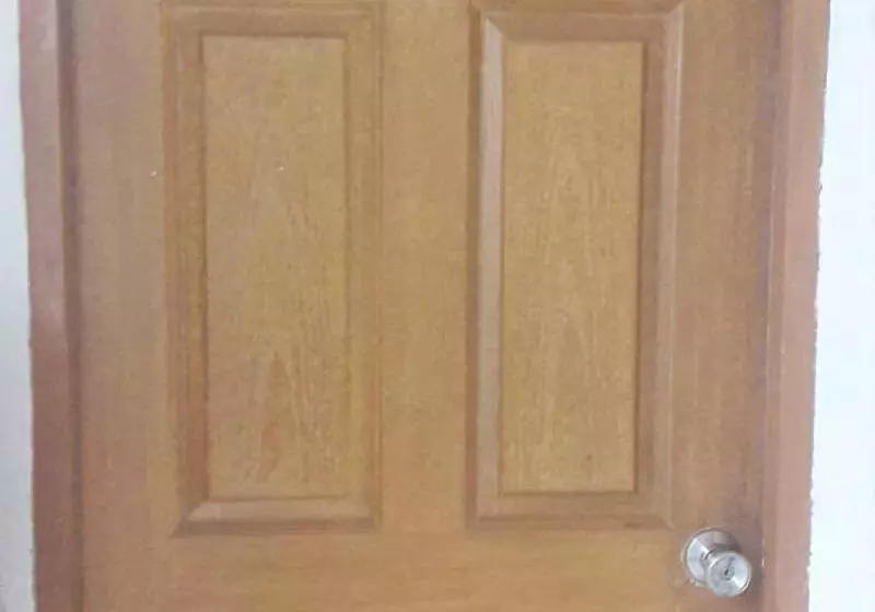 ホテル Ekonumi Rooms At Benrosi Plaza