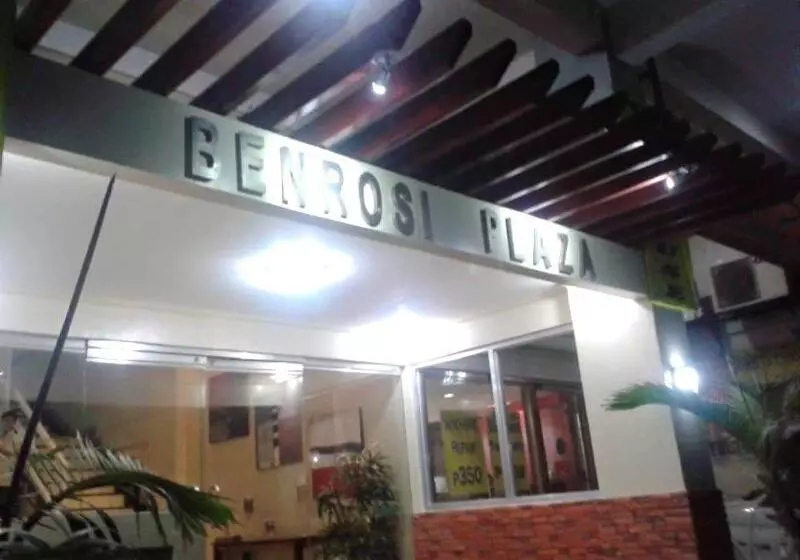 ホテル Ekonumi Rooms At Benrosi Plaza