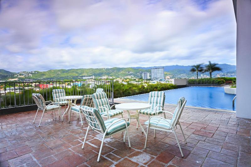 בית מלון כפרי Eon Centennial Soho