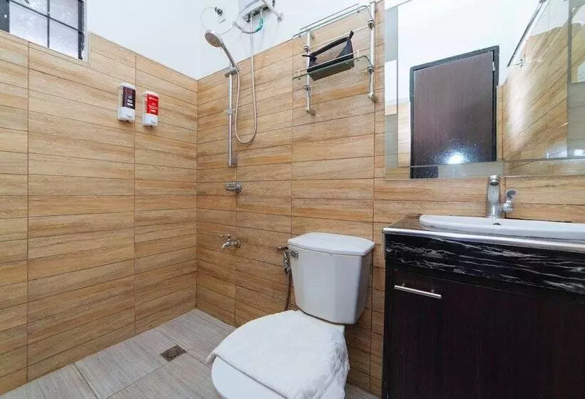 ホテル Reddoorz Plus @ A Santos Road Angeles City