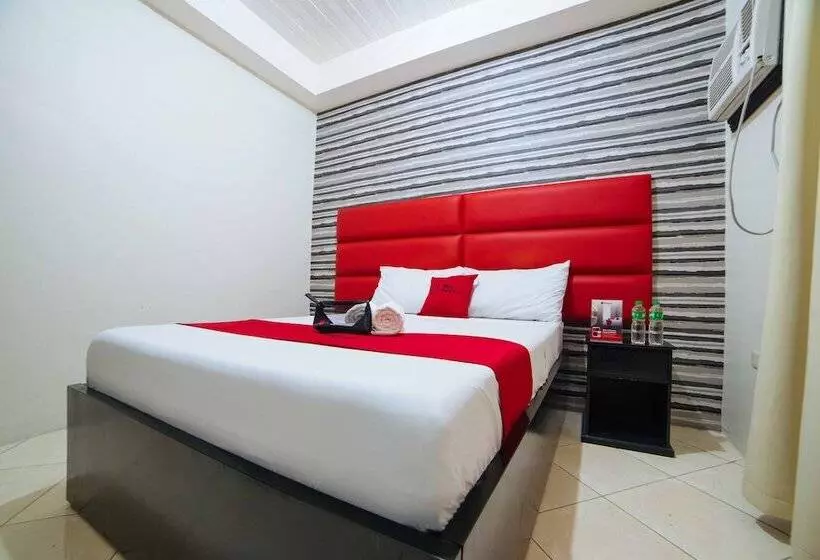 ホテル Reddoorz Plus @ A Santos Road Angeles City