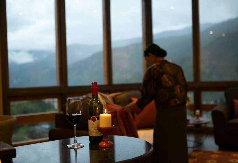 هتل The Pema By Realm