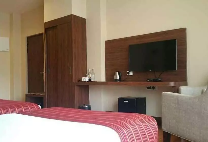 هتل The Pema By Realm