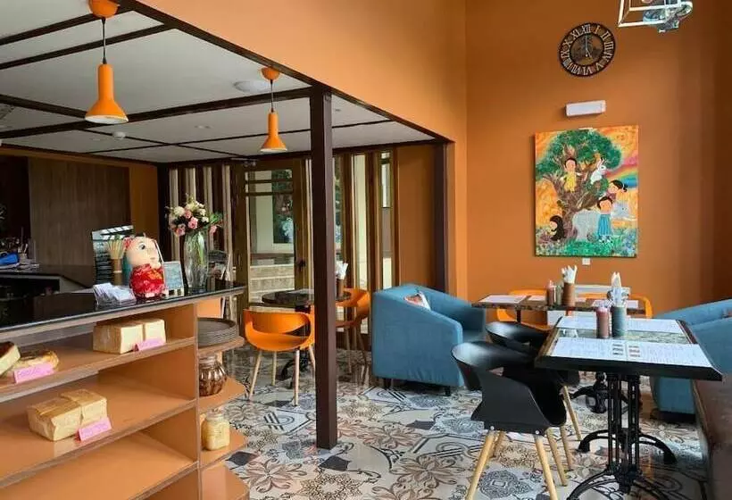 هتل The Pema By Realm