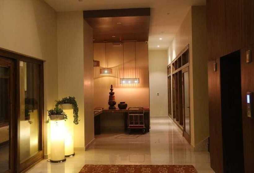 هتل The Pema By Realm