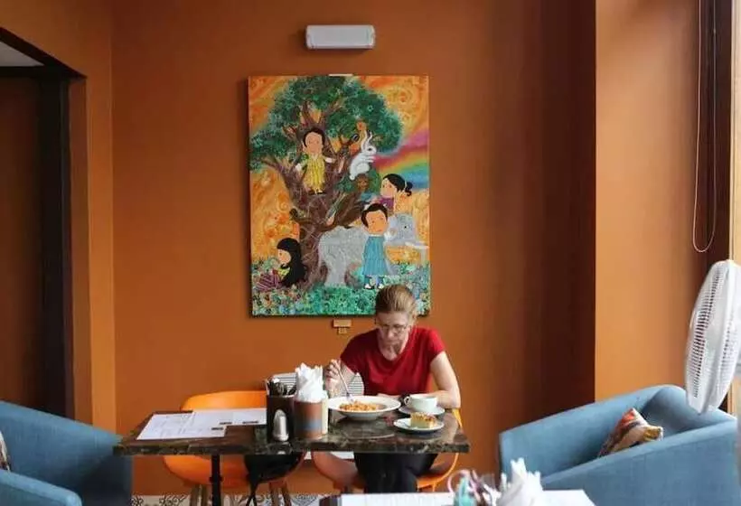 هتل The Pema By Realm