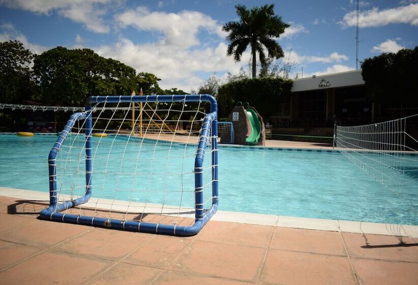 Valle Dorado Resort & Parque Acuático