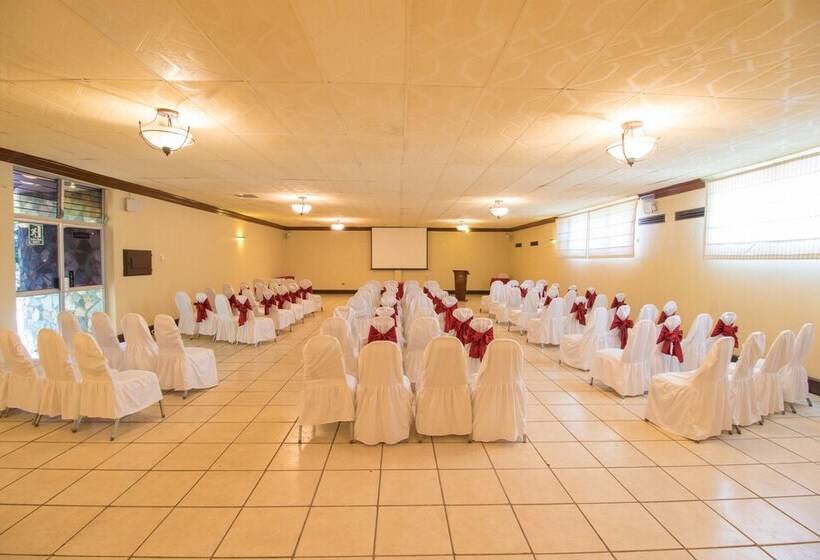 Valle Dorado Resort & Parque Acuático