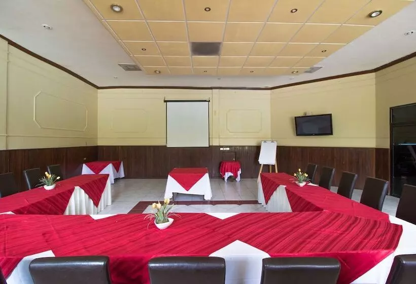 Valle Dorado Resort & Parque Acuático