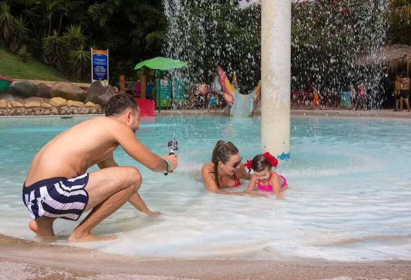 Valle Dorado Resort & Parque Acuático
