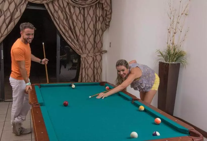 Valle Dorado Resort & Parque Acuático