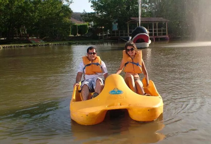 Valle Dorado Resort & Parque Acuático