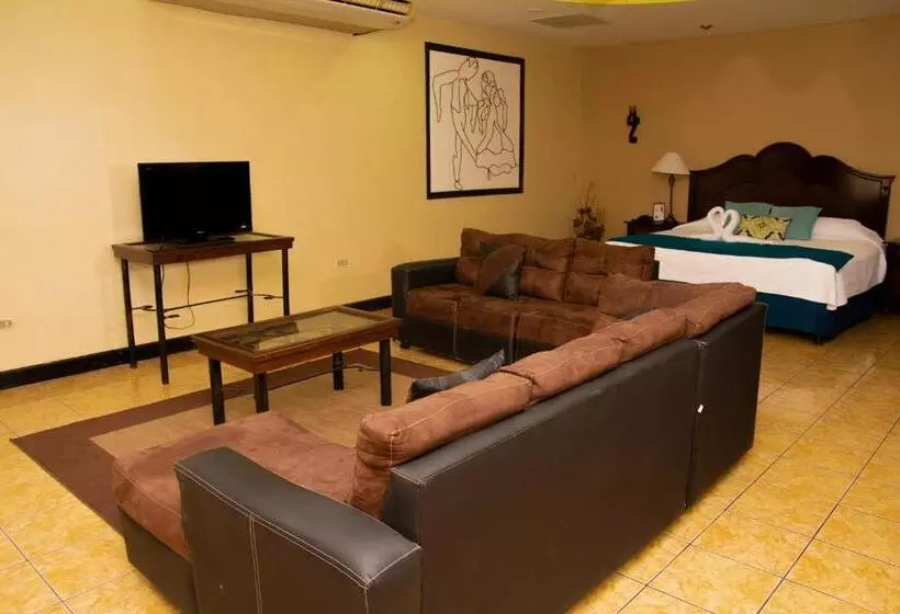 Valle Dorado Resort & Parque Acuático