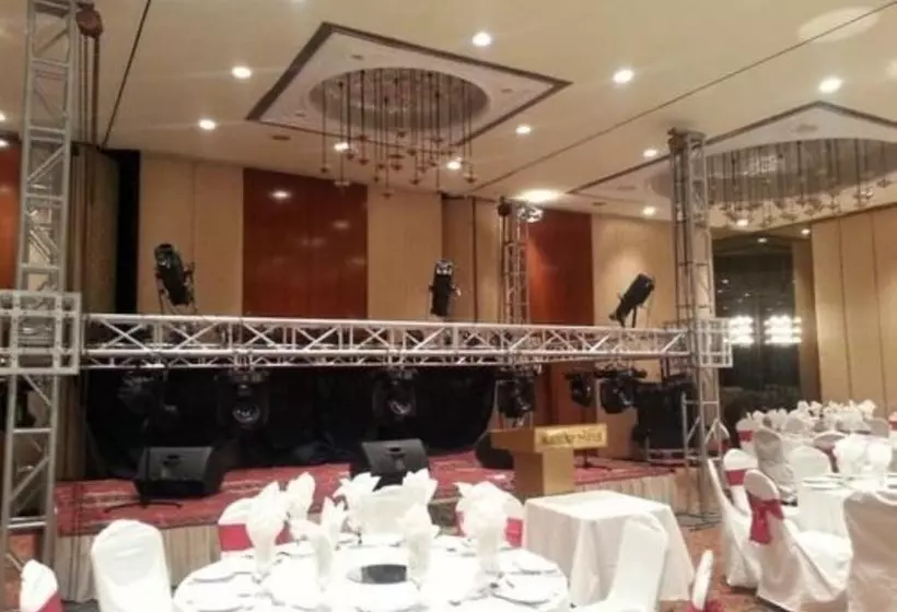 هتل Avari Towers Karachi