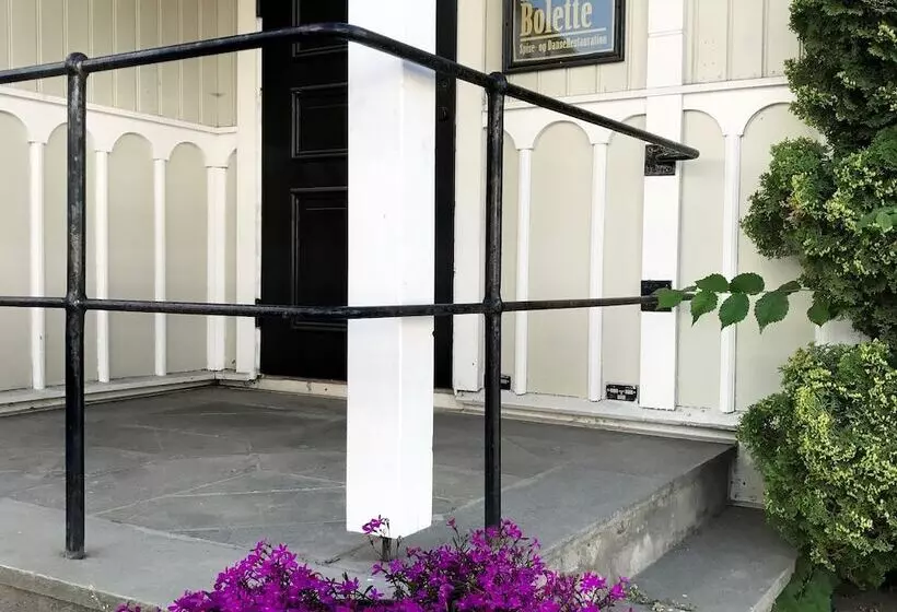 בית מלון כפרי Reenskaug