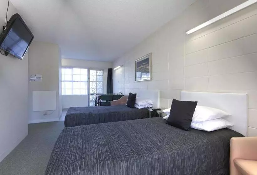 汽车旅馆  Tudor Motor Lodge