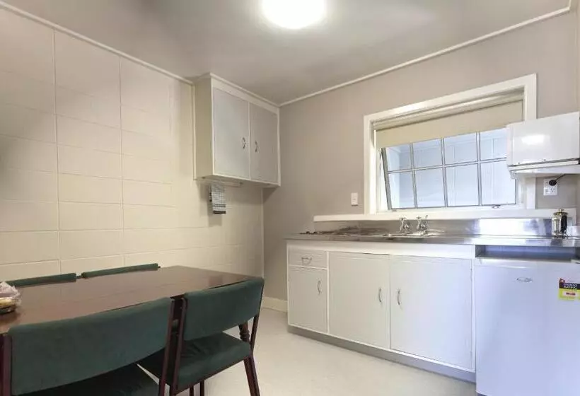 汽车旅馆  Tudor Motor Lodge