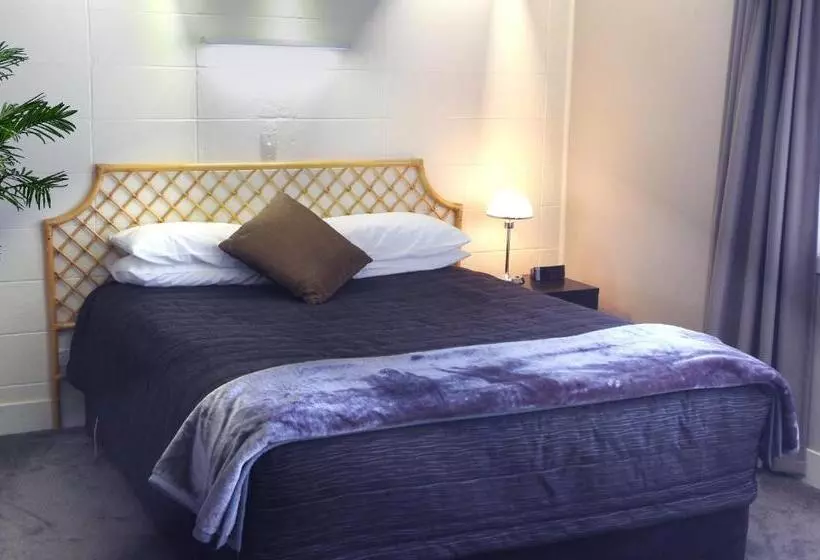 汽车旅馆  Tudor Motor Lodge