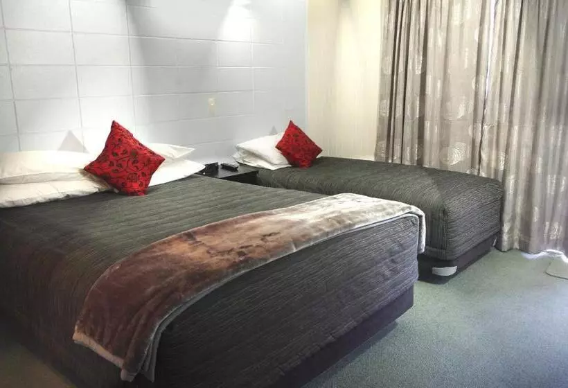 汽车旅馆  Tudor Motor Lodge