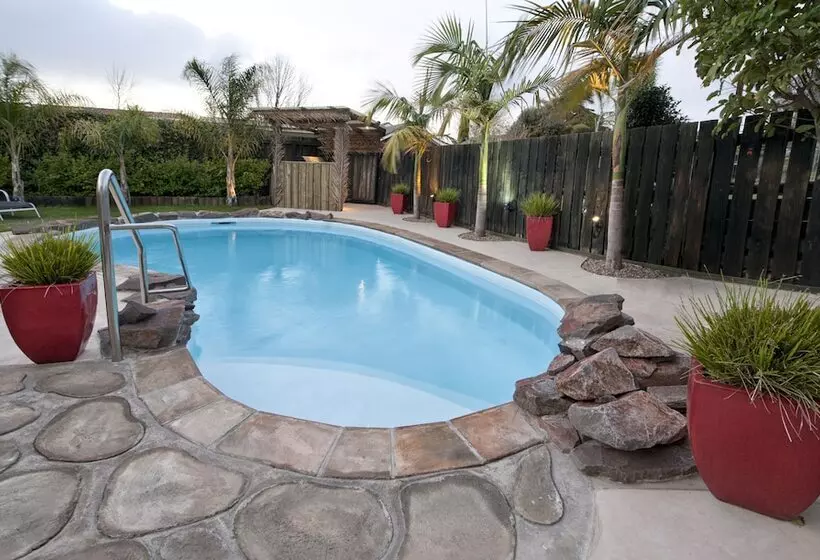 Sport Of Kings Motel