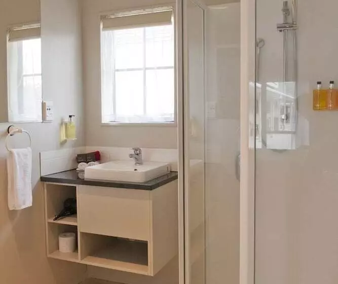 Sport Of Kings Motel