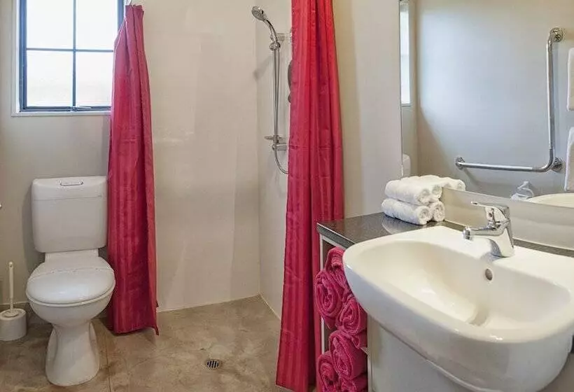 Sport Of Kings Motel