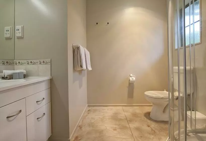 Sport Of Kings Motel