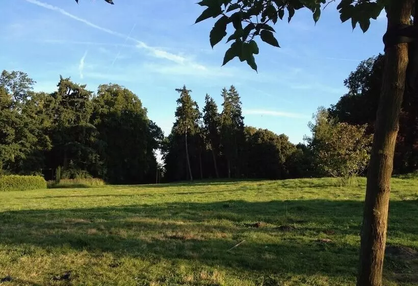 Aamiaismajoitus (B&B) Chateau Le Quesnoy