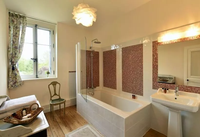 Aamiaismajoitus (B&B) Chateau Le Quesnoy