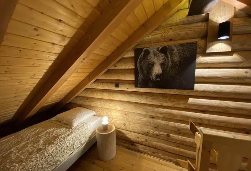 L Ours Noir Chalet En Rondins